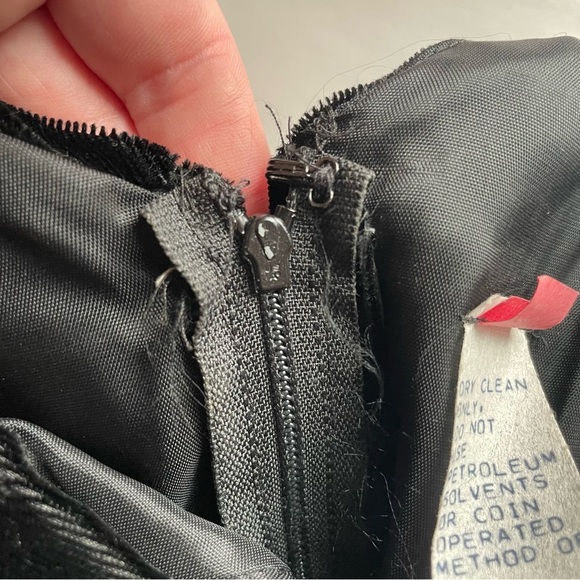 80s Velvet Goth Dress Black 7/8 Tulle 80s 90s Scallop Doll Grunge Alt Party LBD - Picture 15 of 15